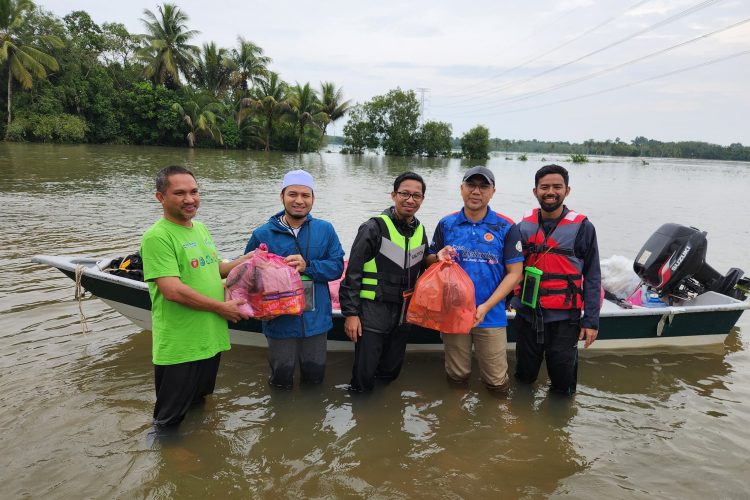 Bantuan Banjir di Meranti